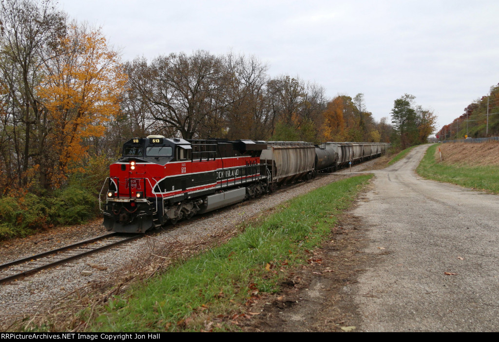 Iowa Interstate's good looking RI heritage unit provides the only power for PESI as it heads north